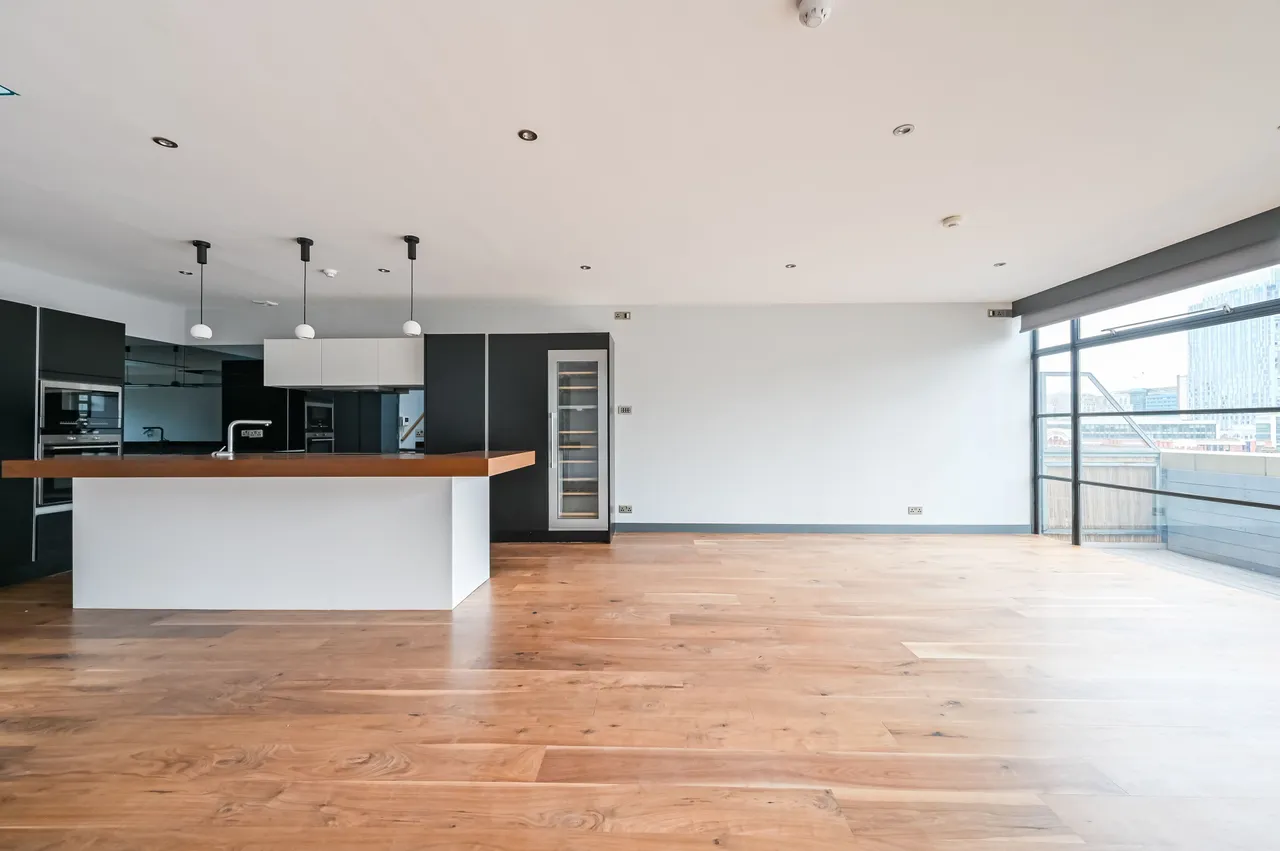 Flat 72 Exchange Building, 132 Commercial Street, London, photo 11