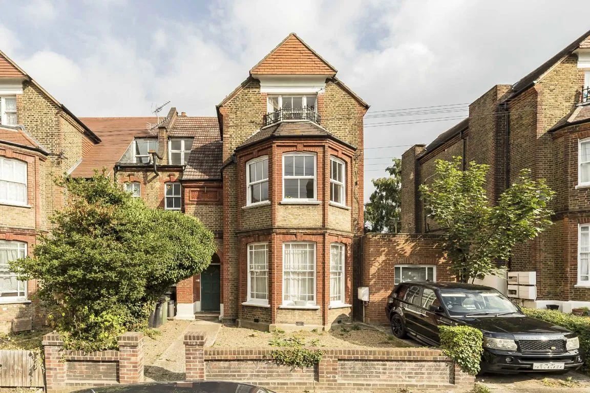 2 bed property to rent, Kirkstall Road, SW2