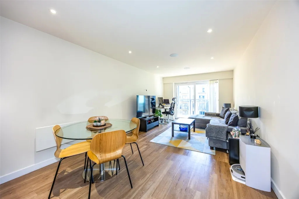Aerodrome Road, Beaufort Park, NW9, photo 3