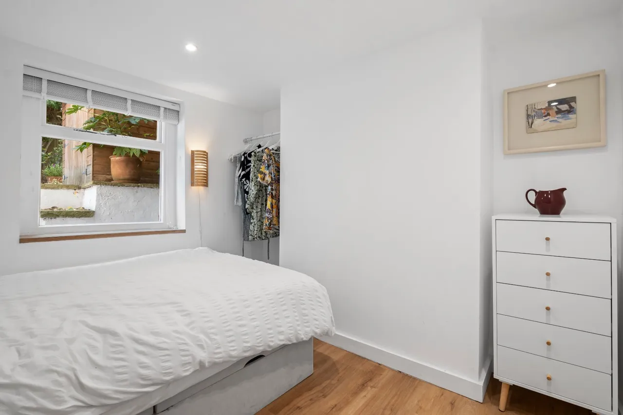 Halton Road, Islington, N1, photo 11
