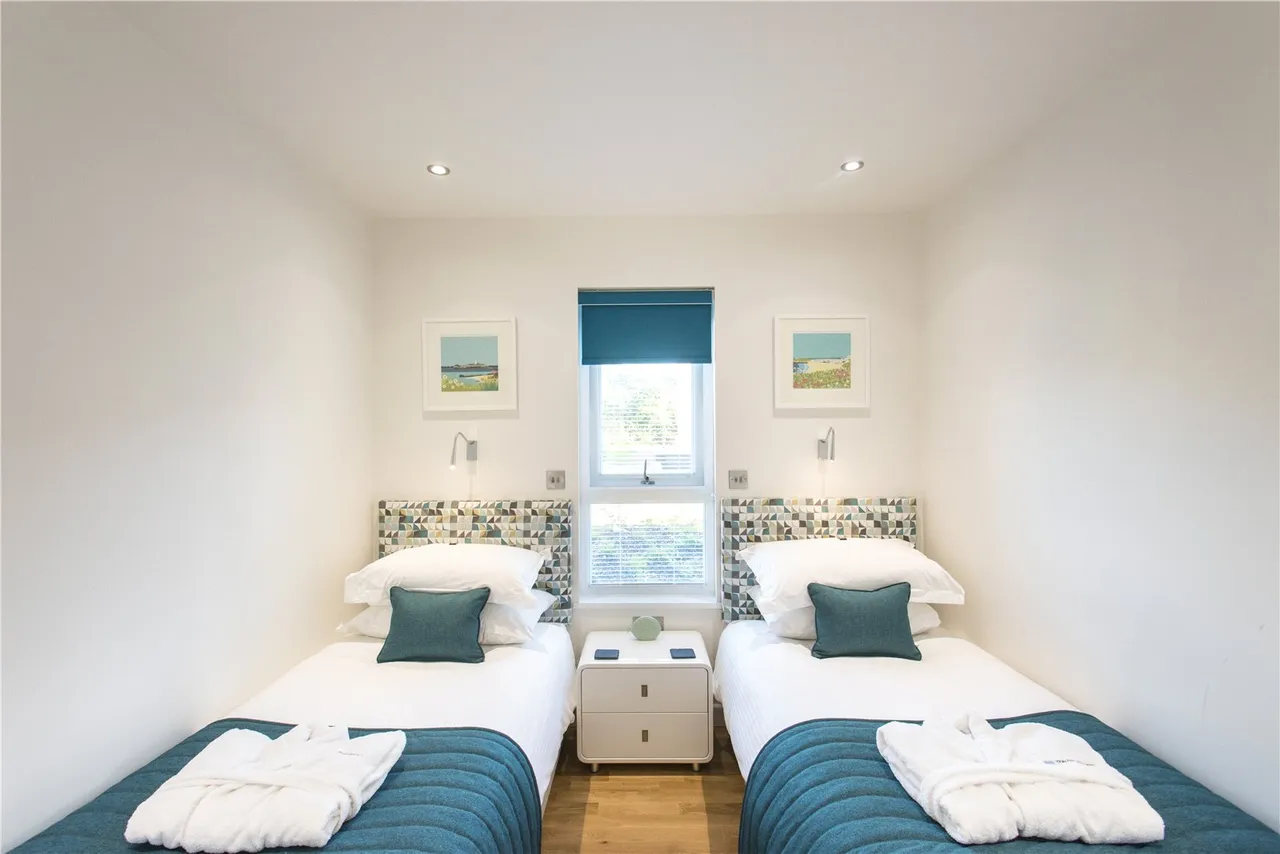 The Residence, Gwel an Mor, Portreath, Cornwall, TR16 4PE, photo 10