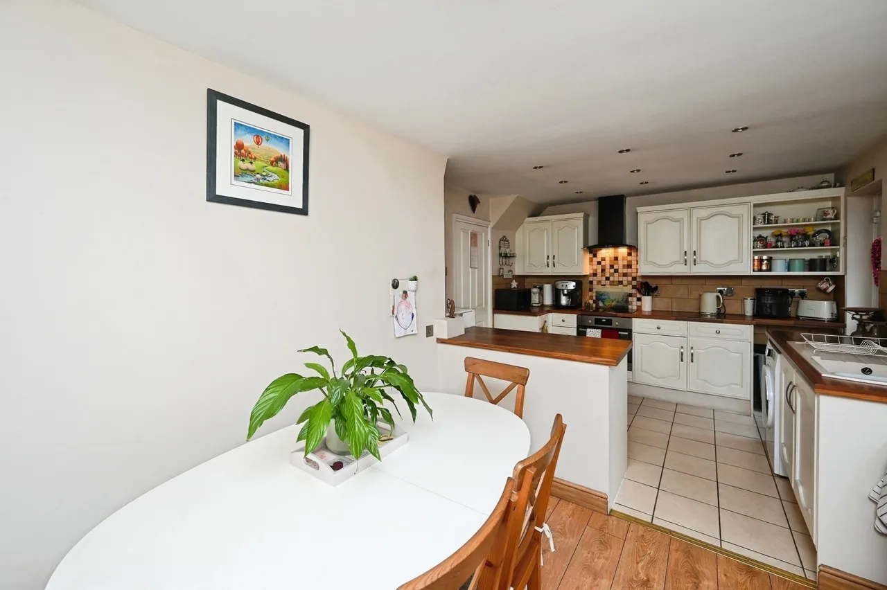 Egmanton Road, Meden Vale, Mansfield, Nottinghamshire, NG20, photo 2