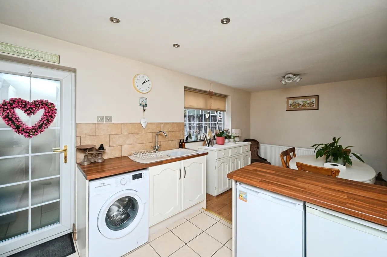 Egmanton Road, Meden Vale, Mansfield, Nottinghamshire, NG20, photo 5