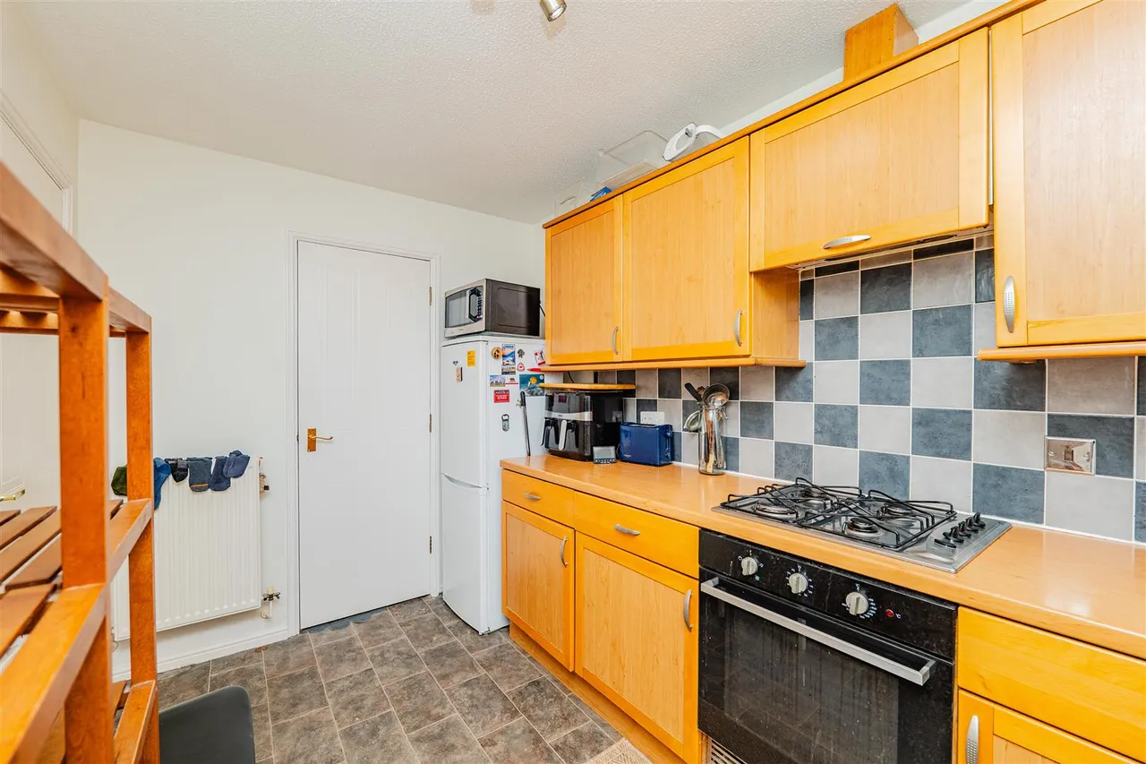 Heol Broadland, Barry, CF62, photo 10