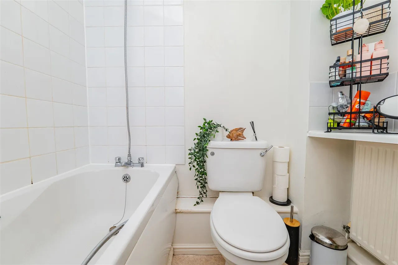 Heol Broadland, Barry, CF62, photo 13