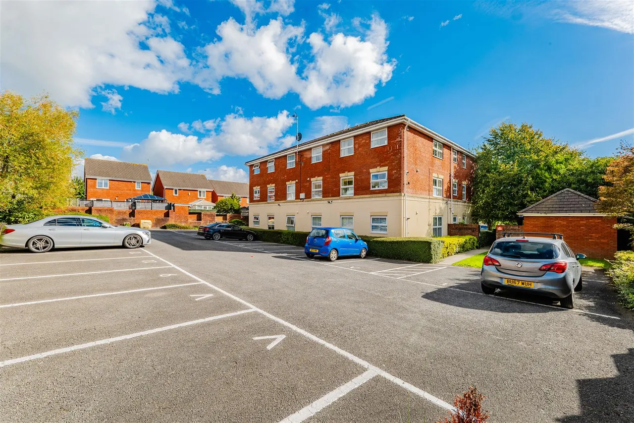 Heol Broadland, Barry, CF62, photo 15