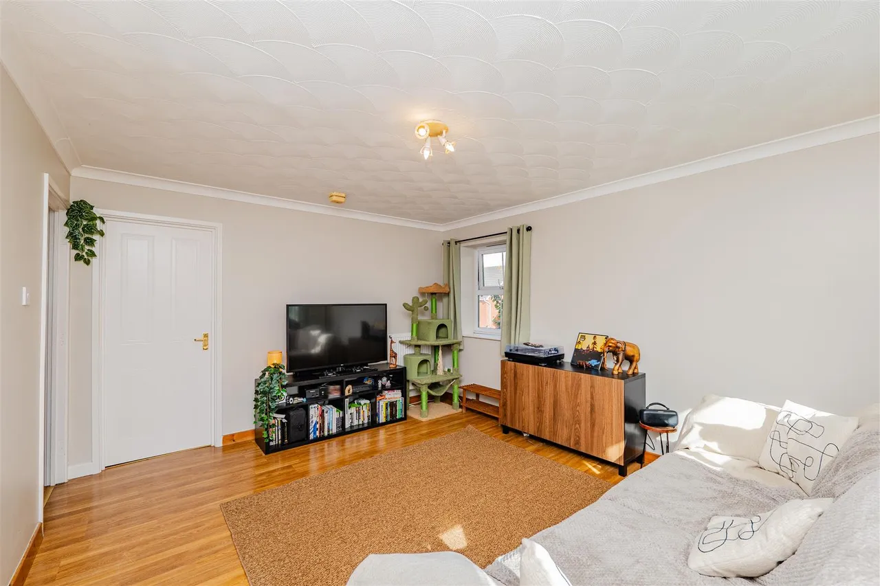 Heol Broadland, Barry, CF62, photo 2