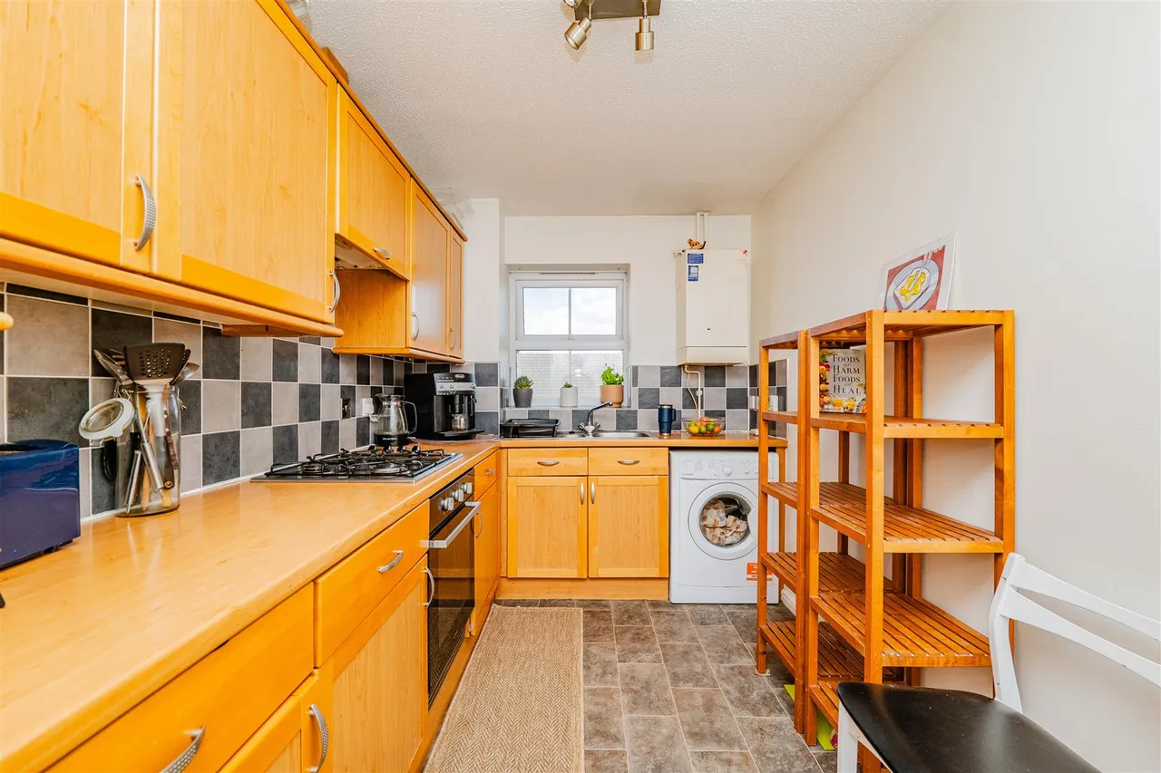 Heol Broadland, Barry, CF62, photo 9