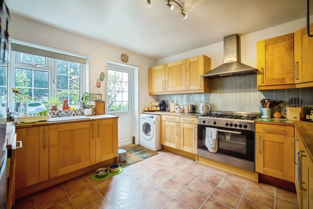 Maidstone Road, Nettlestead, Maidstone, Kent, ME18, photo 7