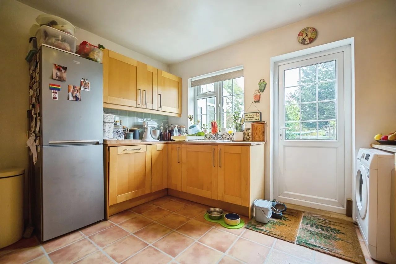 Maidstone Road, Nettlestead, Maidstone, Kent, ME18, photo 8
