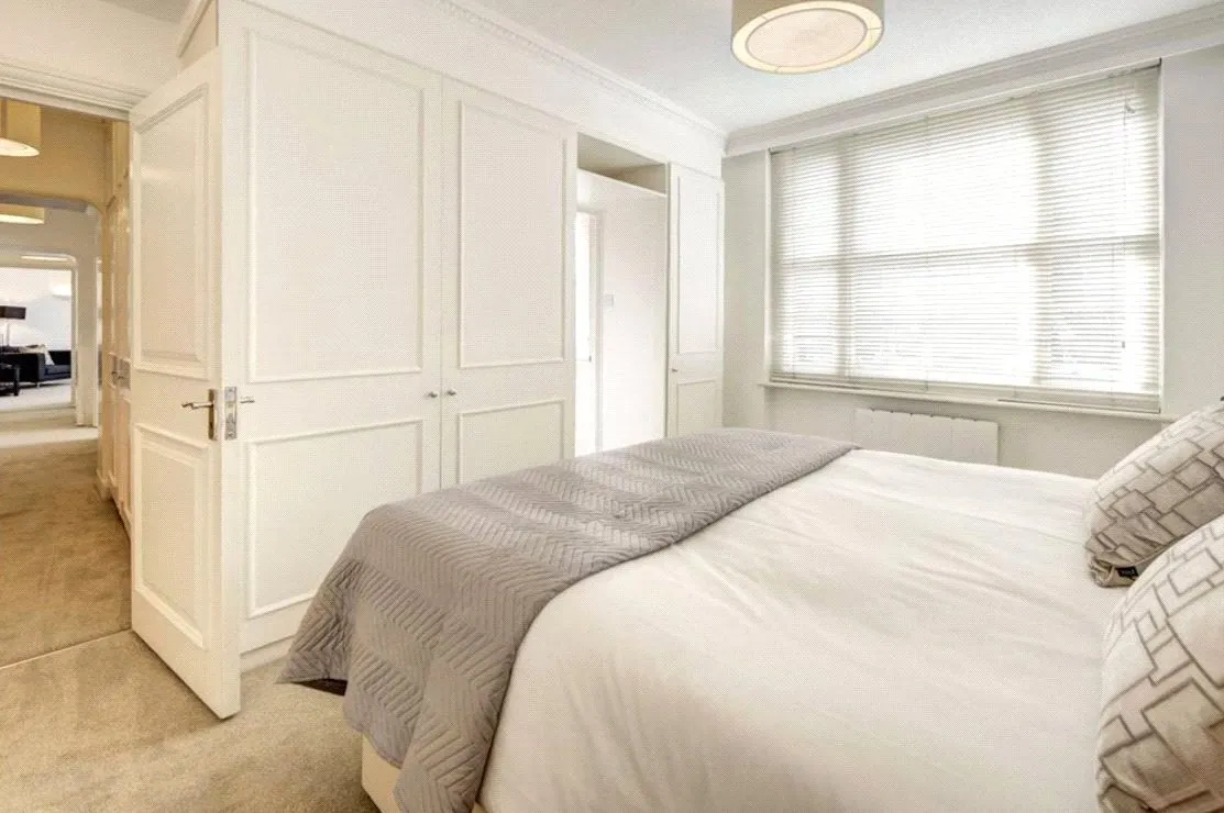 Hill Street, London, W1J, photo 5