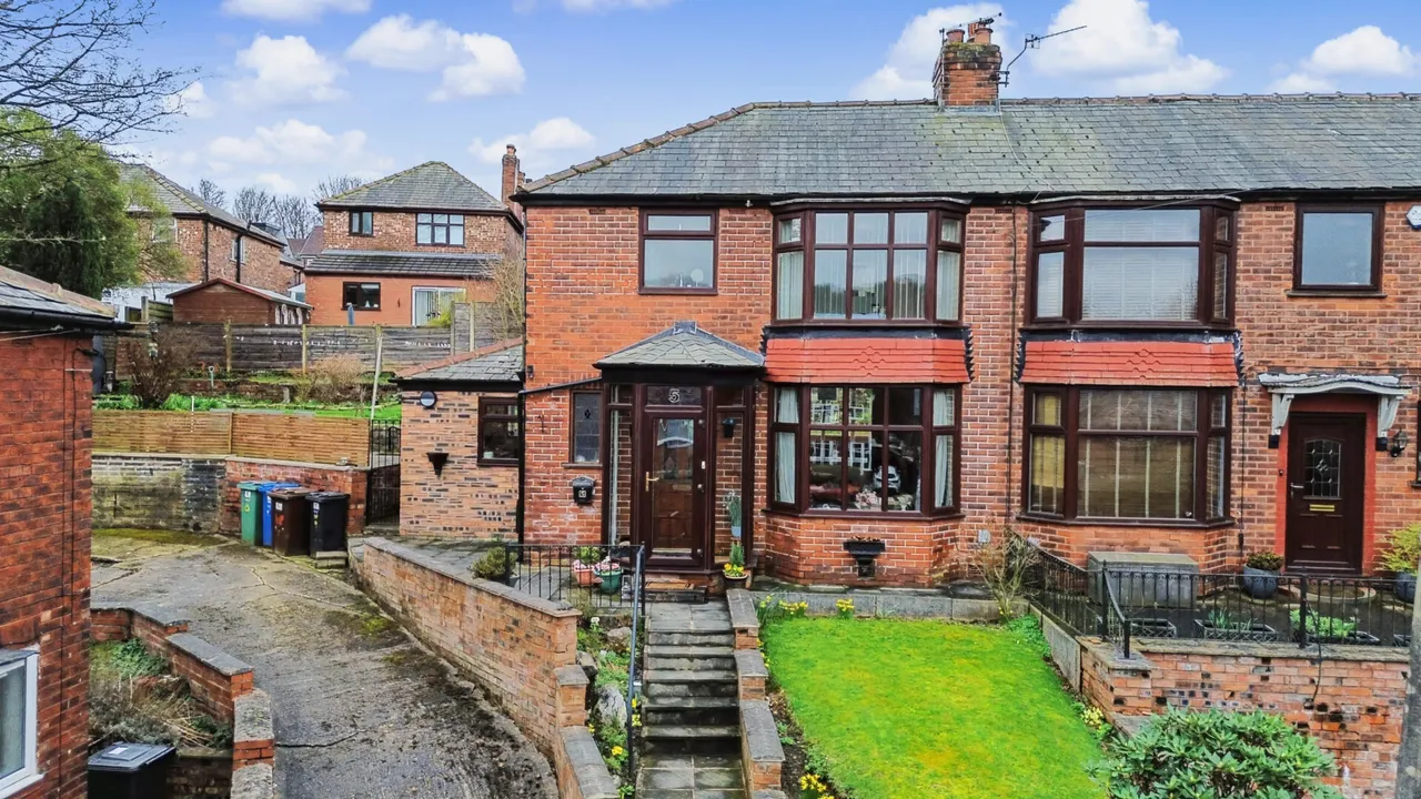 3 bed house for sale, Wordsworth Gardens, Prestwich, M25