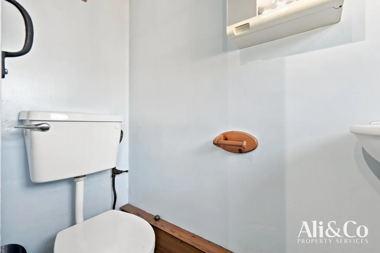 Blackshots Lane, Grays, Essex, RM16 2LL, photo 15