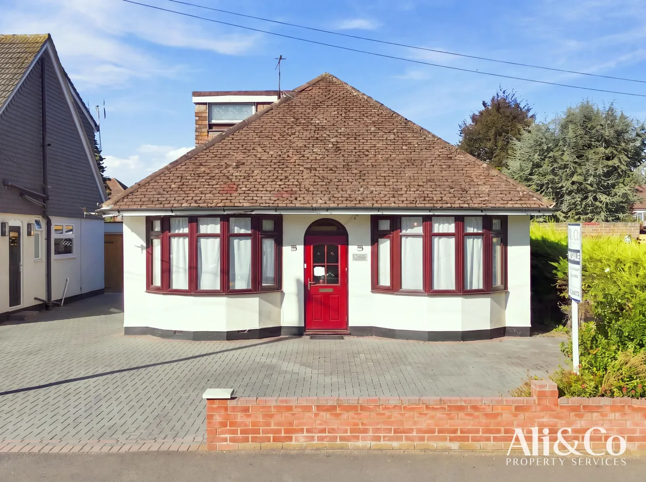 3 bed house for sale — Blackshots Lane, Grays, Essex, RM16 2LL