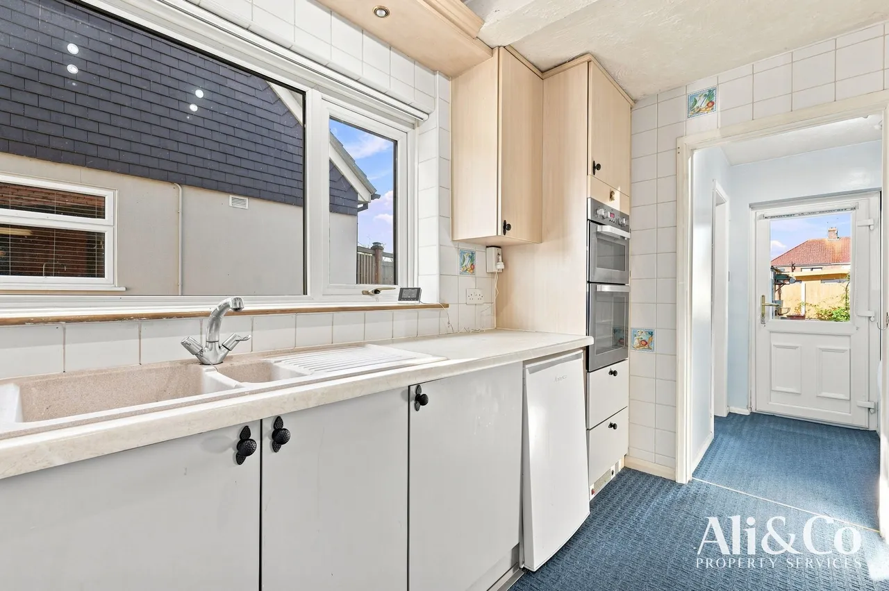 Blackshots Lane, Grays, Essex, RM16 2LL, photo 10