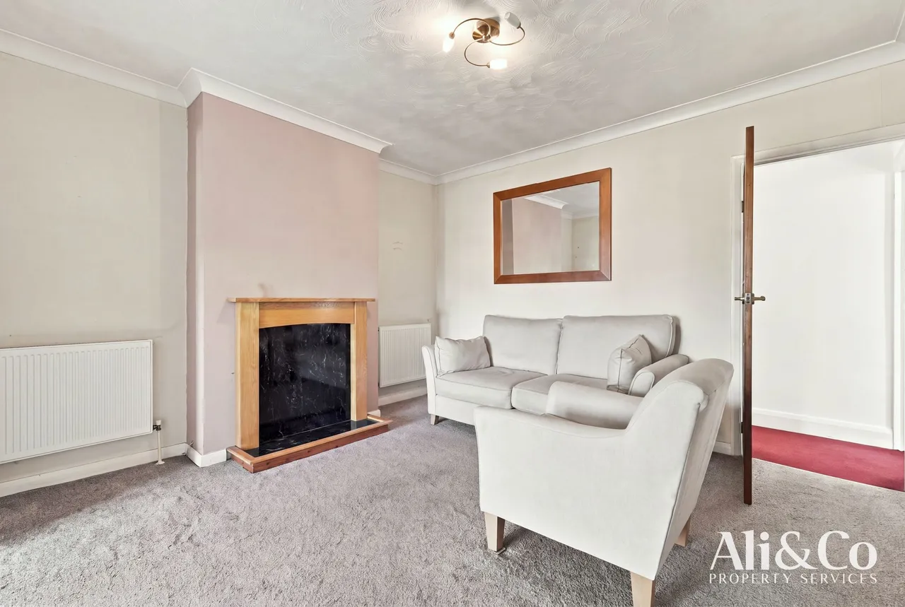 Blackshots Lane, Grays, Essex, RM16 2LL, photo 6