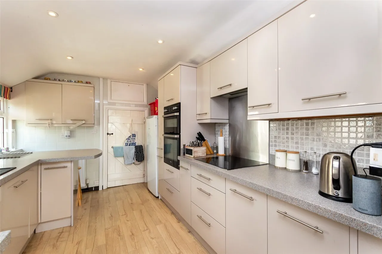 Llandrygan, LL71, photo 12