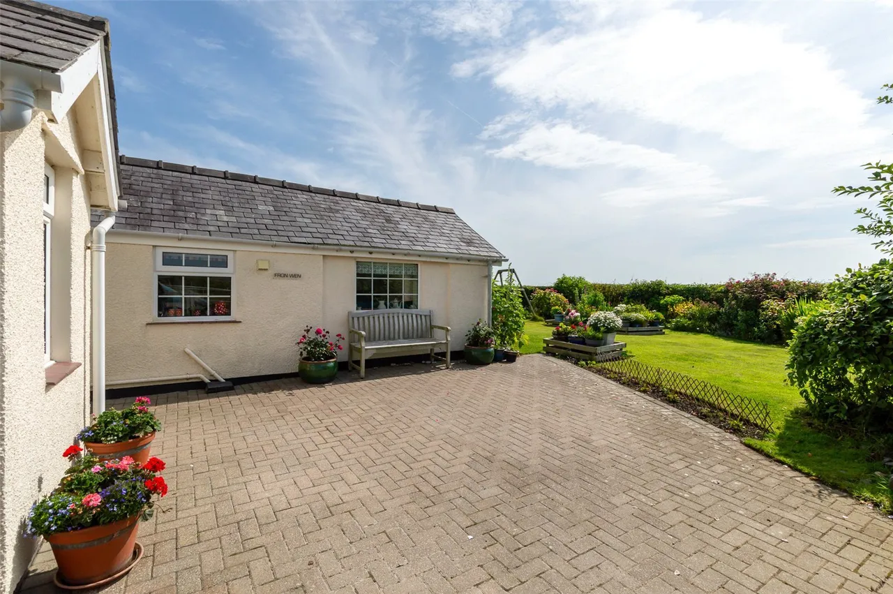 Llandrygan, LL71, photo 25