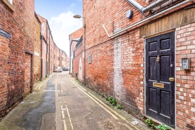 High Street, Banbury, OX16, photo 8