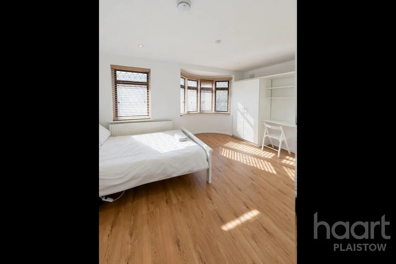 Dundee Road, London, E13, photo 7
