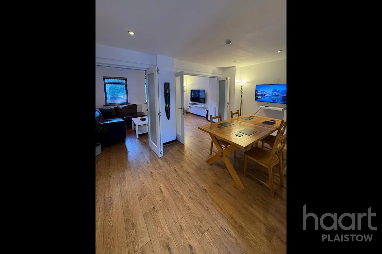 Dundee Road, London, E13, photo 22