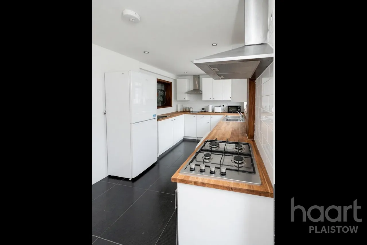 Dundee Road, London, E13, photo 25