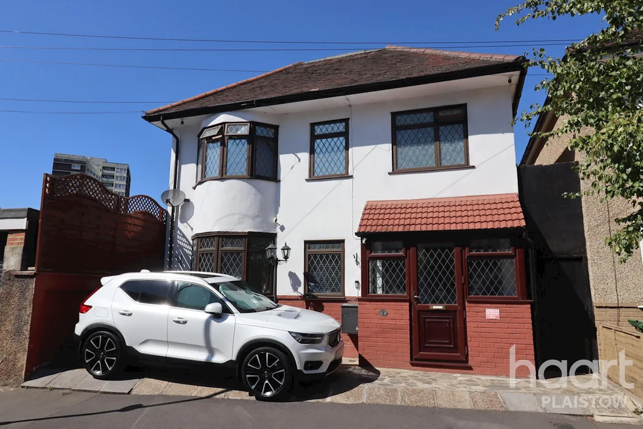 Dundee Road, London, E13, photo 31
