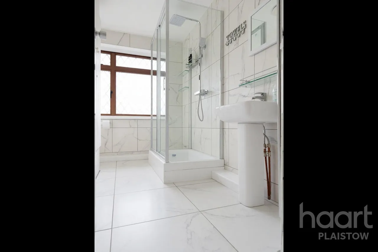 Dundee Road, London, E13, photo 6