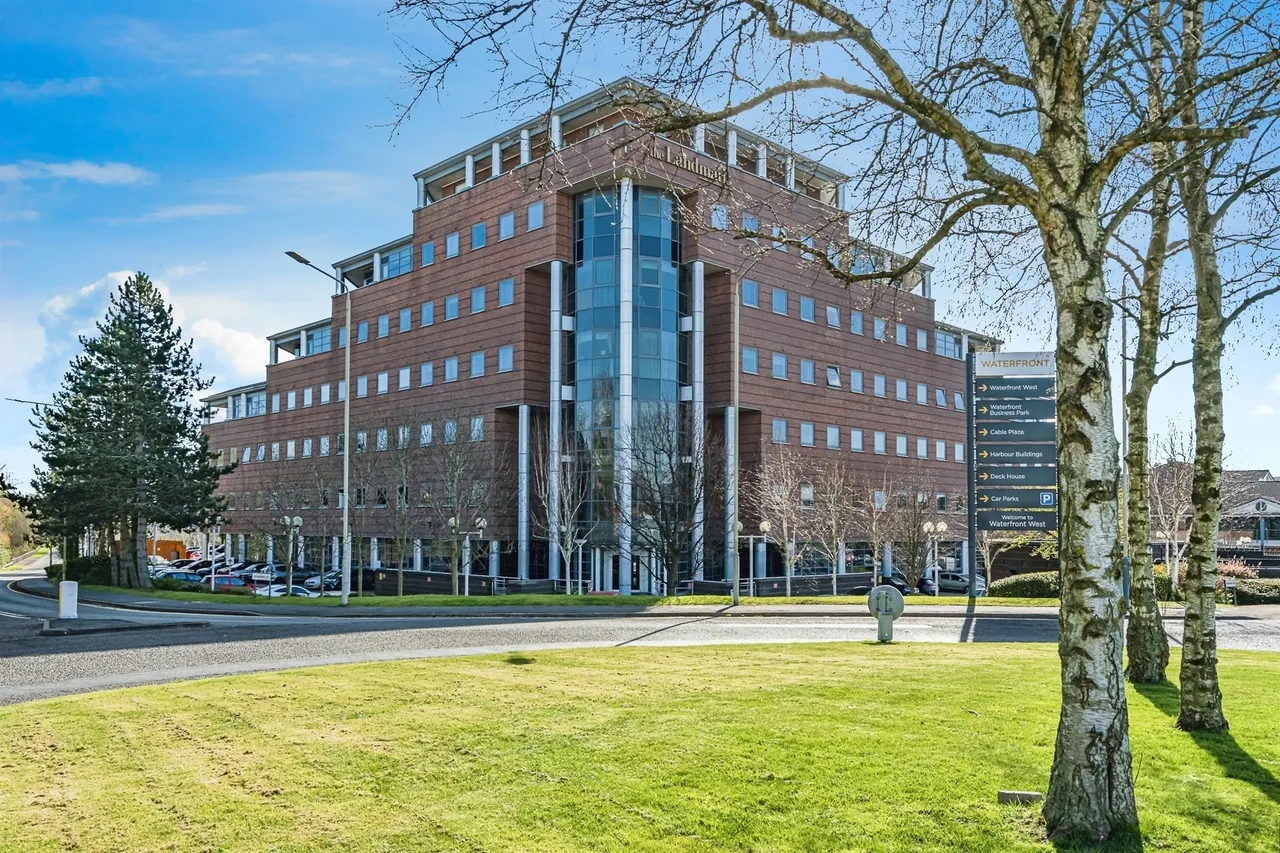 1 bed flat for sale — Waterfront West, BRIERLEY HILL