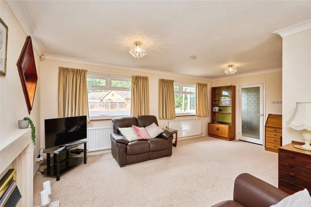 Hollowood Road, Alverstone Garden Village, PO36, photo 8
