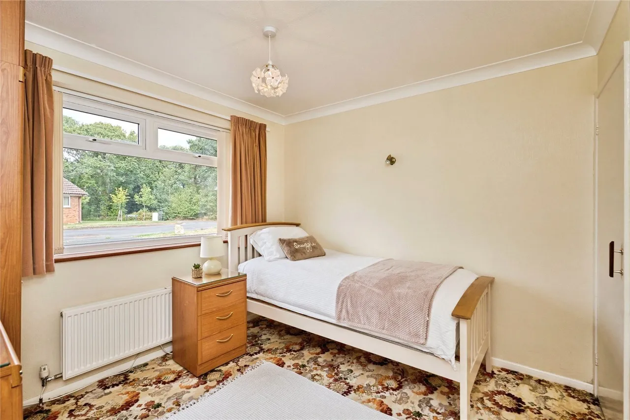Hollowood Road, Alverstone Garden Village, PO36, photo 11