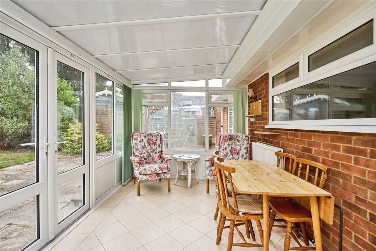 Hollowood Road, Alverstone Garden Village, PO36, photo 5