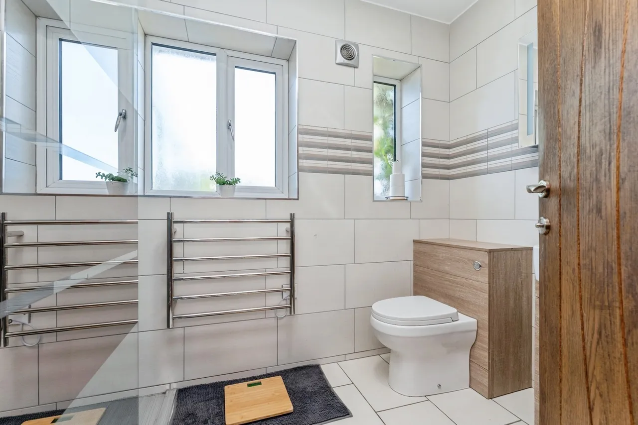 Bryn Mawr Road, Holywell, CH8, photo 9