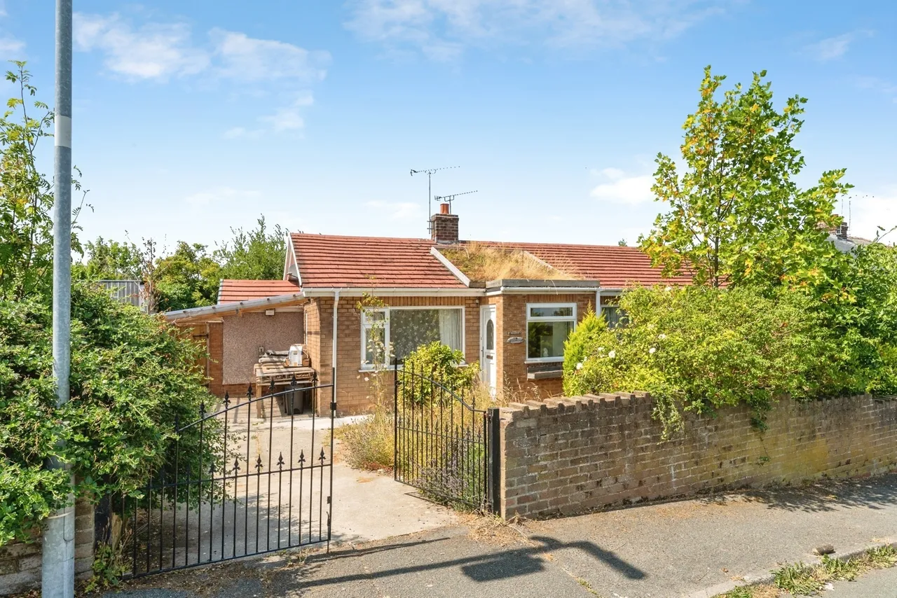Bryn Mawr Road, Holywell, CH8, photo 20