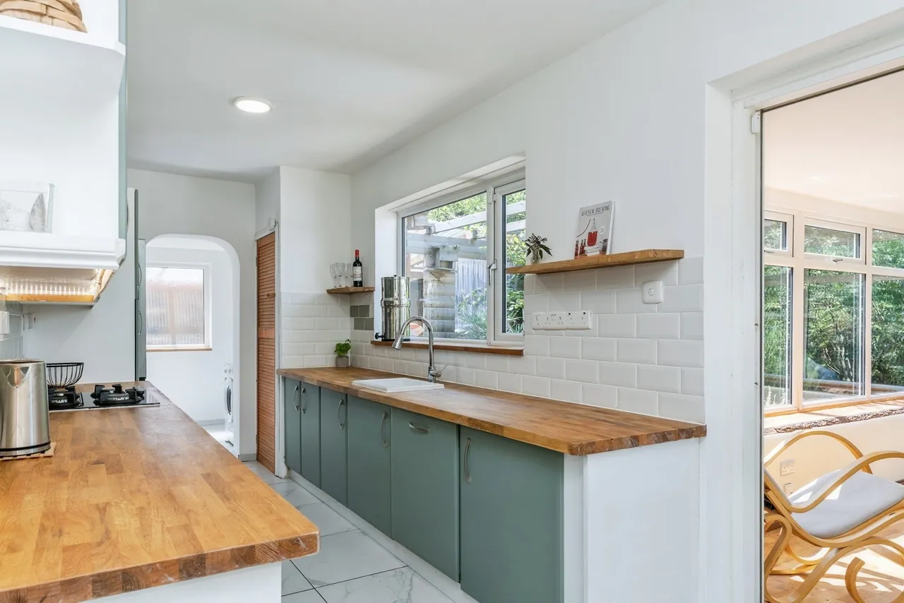 Bryn Mawr Road, Holywell, CH8, photo 4