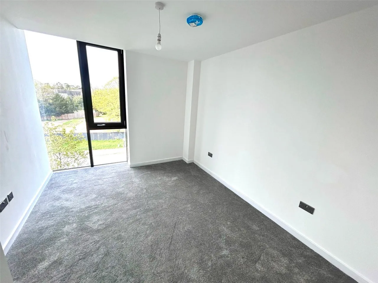 Buckingham Road, Bletchley, Milton Keynes, Buckinghamshire, MK3, photo 2