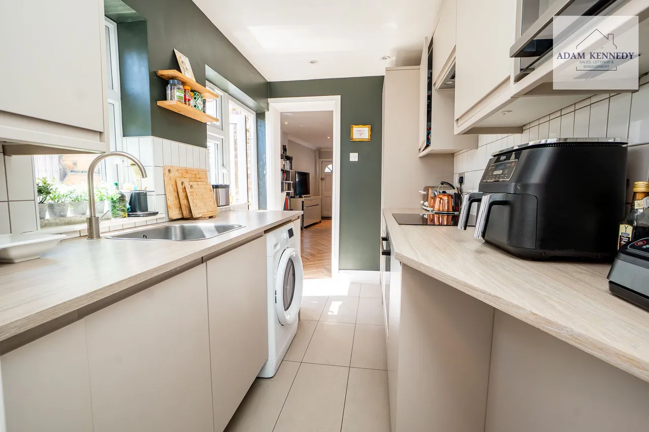 Batley Road, Enfield, EN2, photo 8