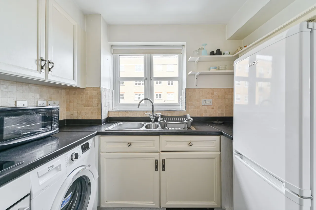 41 Corbidge Court, Glaisher Street, London, photo 10