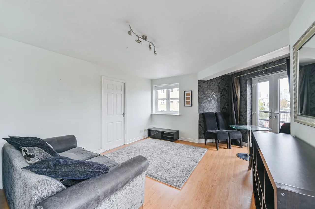 2 bed flat for sale — 41 Corbidge Court, Glaisher Street, London