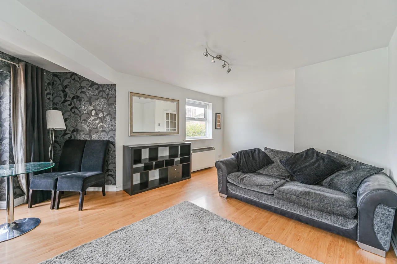41 Corbidge Court, Glaisher Street, London, photo 5