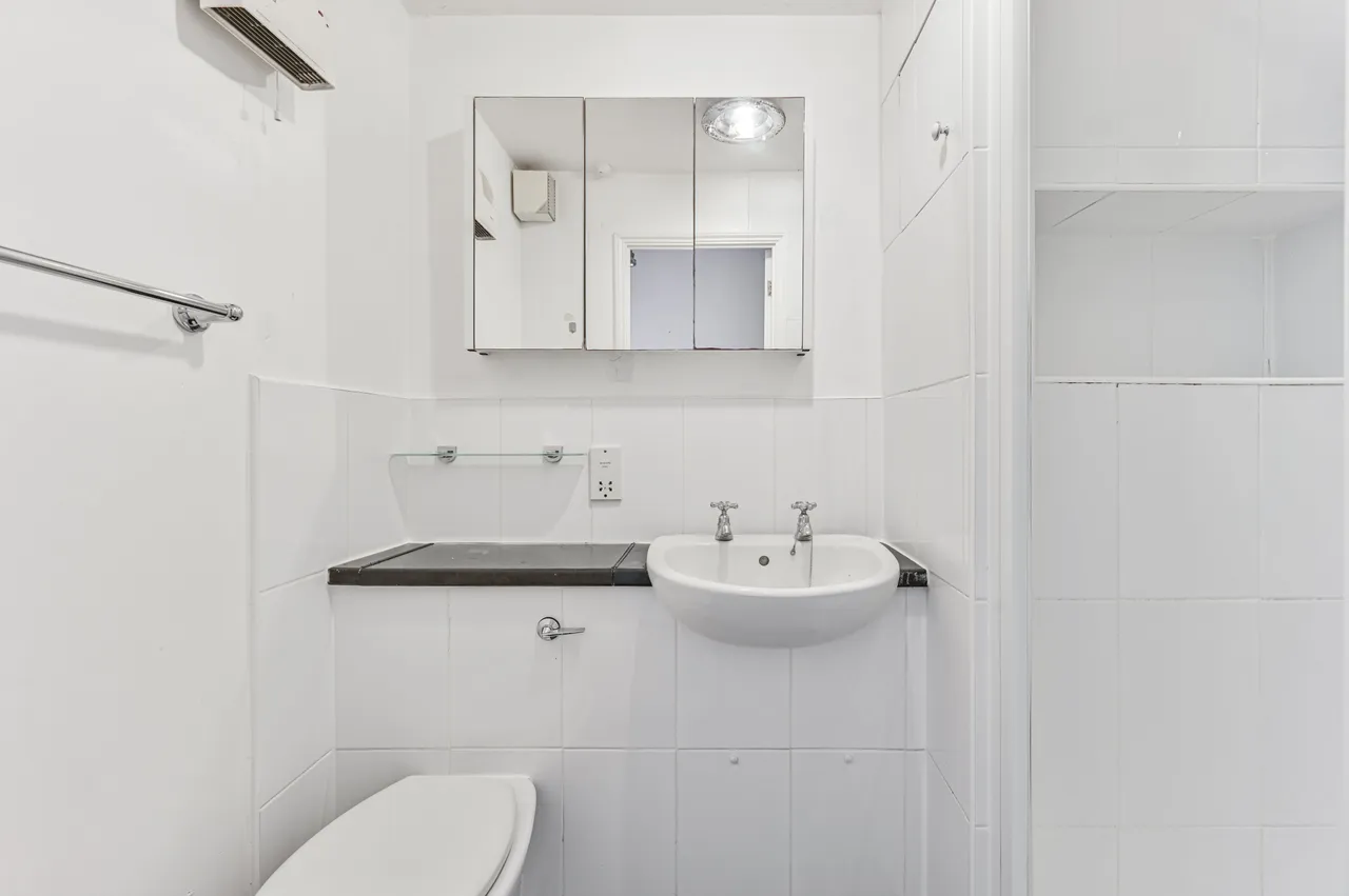 41 Corbidge Court, Glaisher Street, London, photo 9