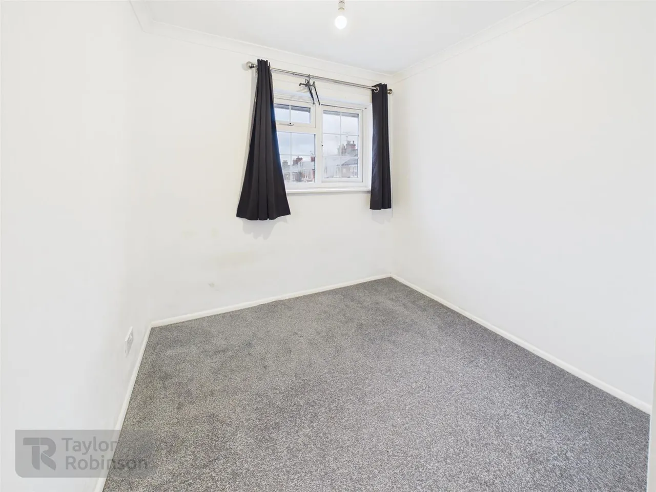 Stanley Walk, Horsham, RH13, photo 9