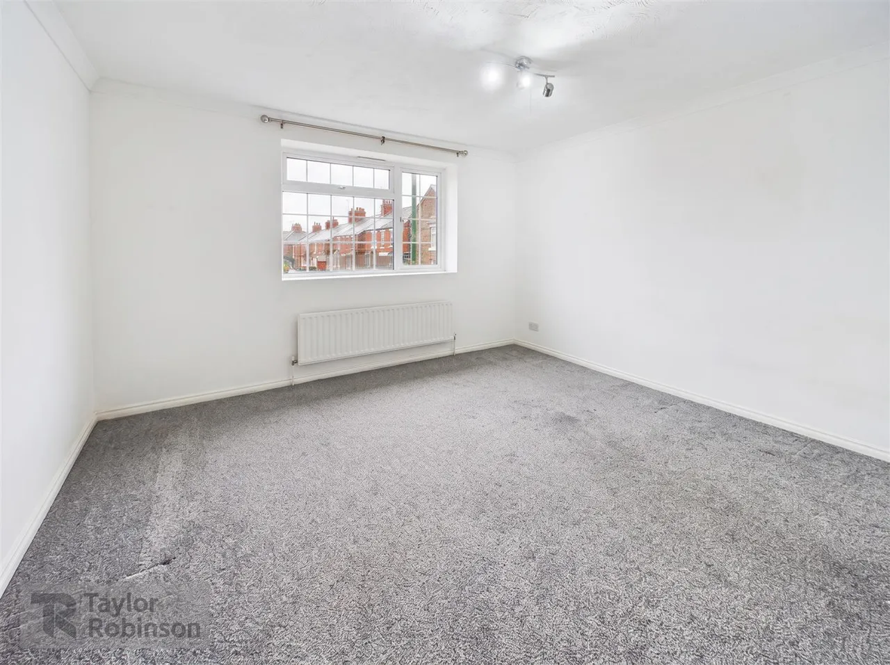 Stanley Walk, Horsham, RH13, photo 5