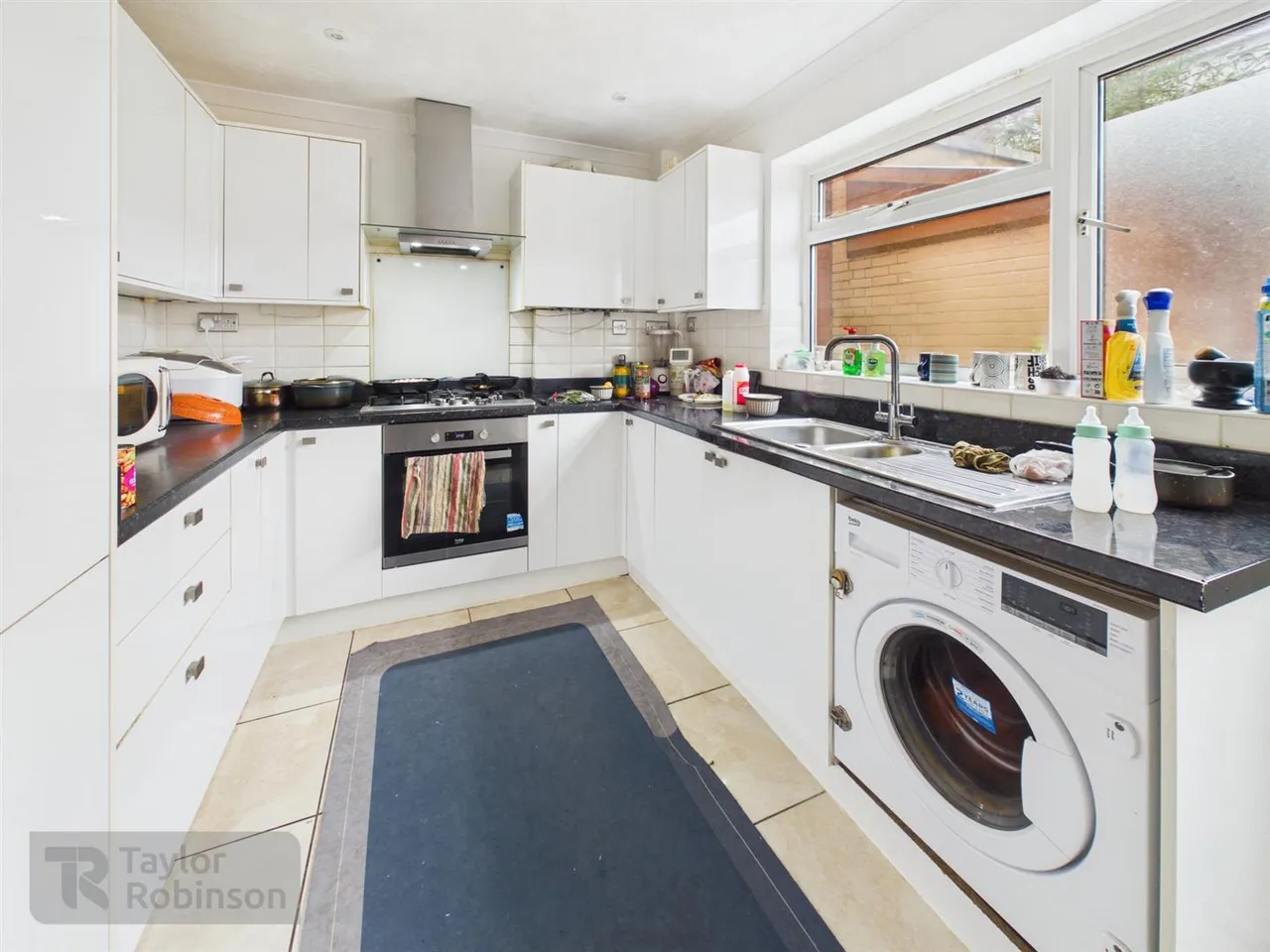 Stanley Walk, Horsham, RH13, photo 3