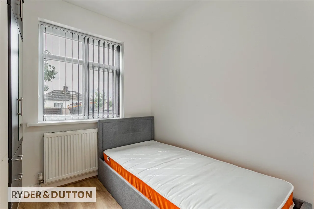 Sedgley Avenue, Buersil, OL16, photo 14