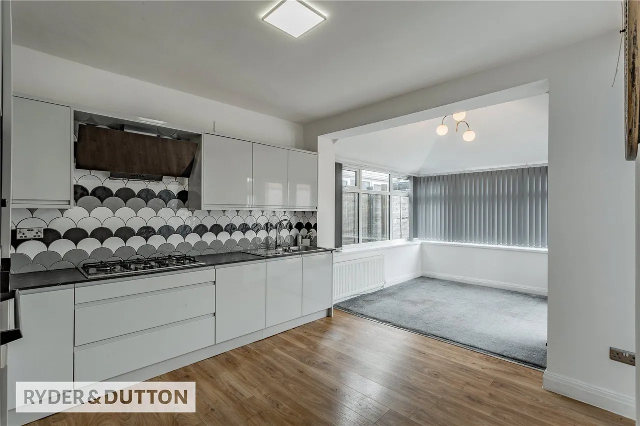Sedgley Avenue, Buersil, OL16, photo 6