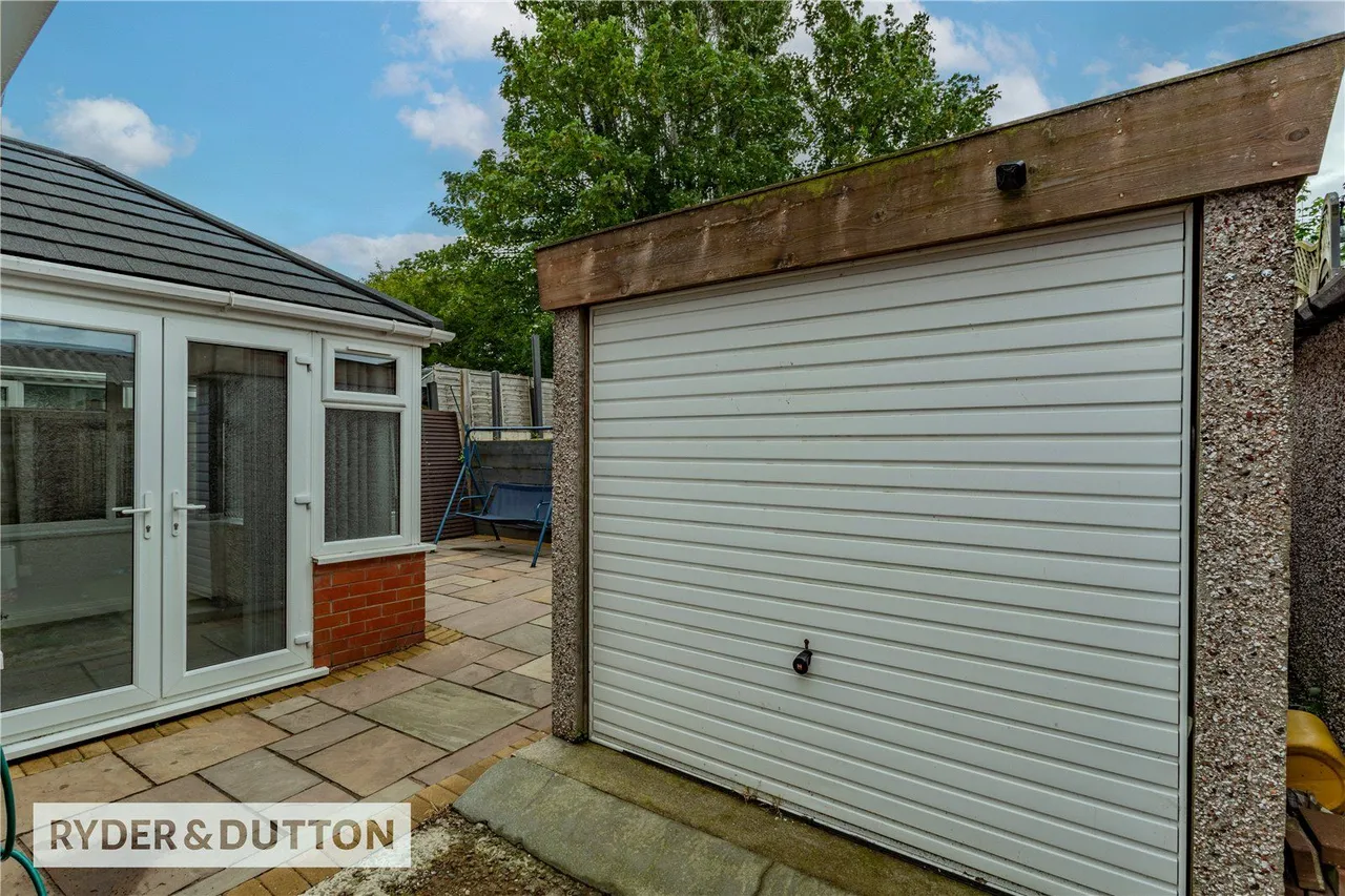 Sedgley Avenue, Buersil, OL16, photo 17