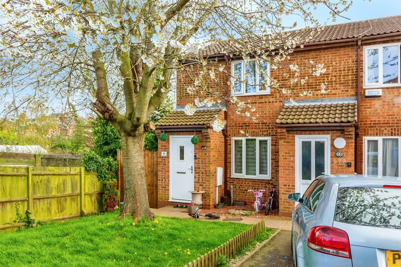 2 bed house for sale — Bonham Court, Kettering