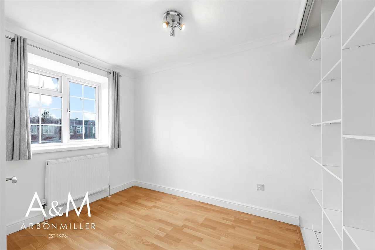 Lansbury Avenue, Chadwell Heath, Essex, Romford, RM66SD, photo 11