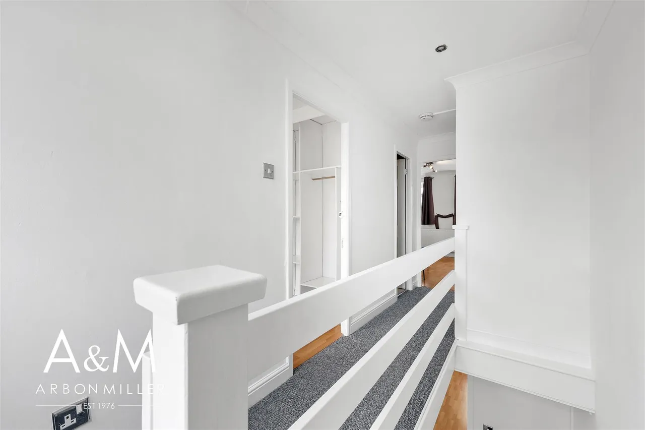 Lansbury Avenue, Chadwell Heath, Essex, Romford, RM66SD, photo 12